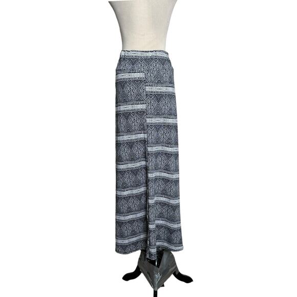 Donna Moore black white tribal print boho pull on maxi skirt size Medium - Picture 11 of 11
